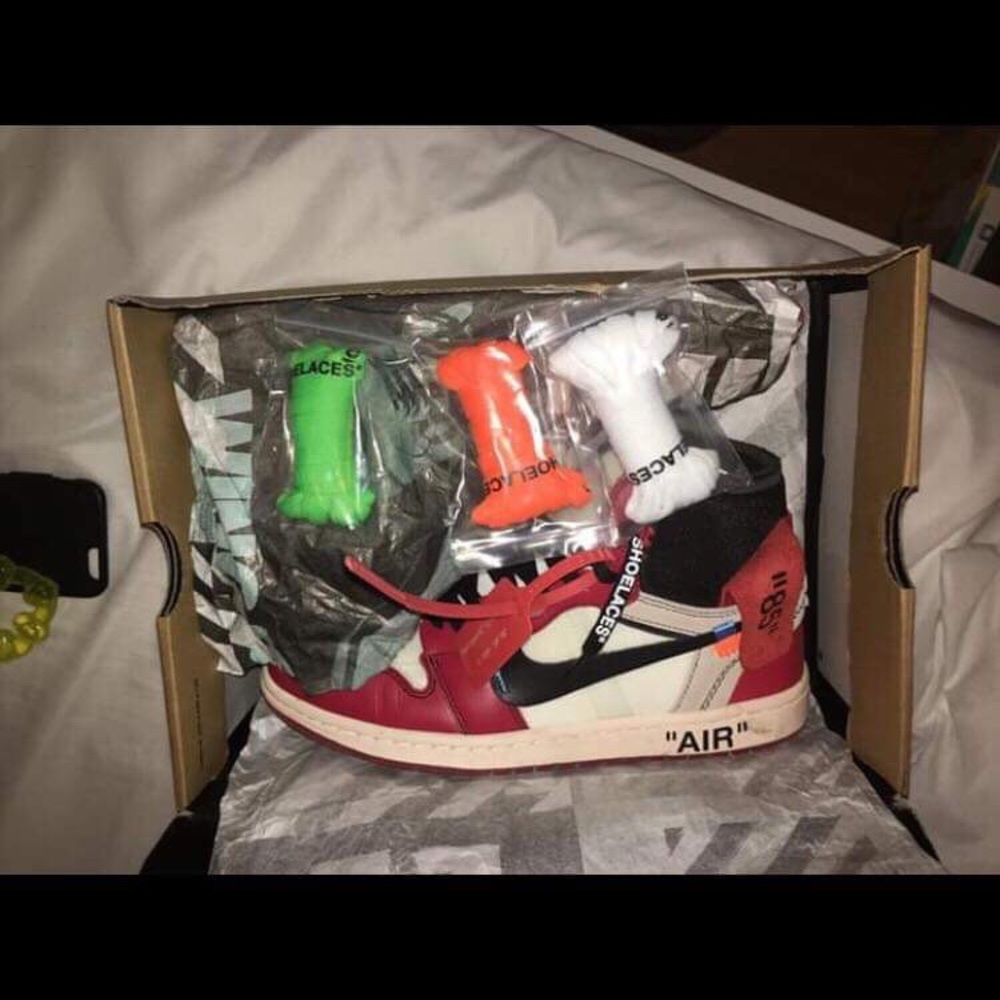 Jordan 1 Retro High Off-White Chicago